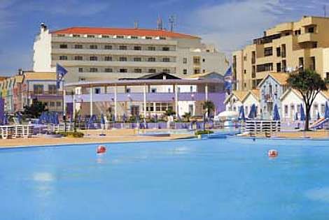 vue piscine + façade - CRISTAL VIEIRA PRAIA & SPA