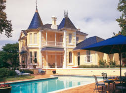VICTORIA HOUSE - photo 1