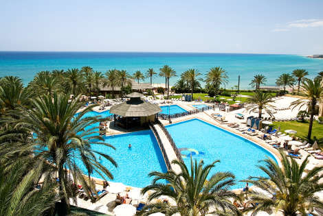 Piscine extérieure avec vue sur la mer - COSTA CALMA BEACH