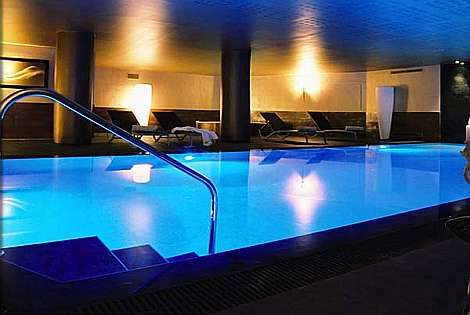 piscine interieure - DIPLOMATICO
